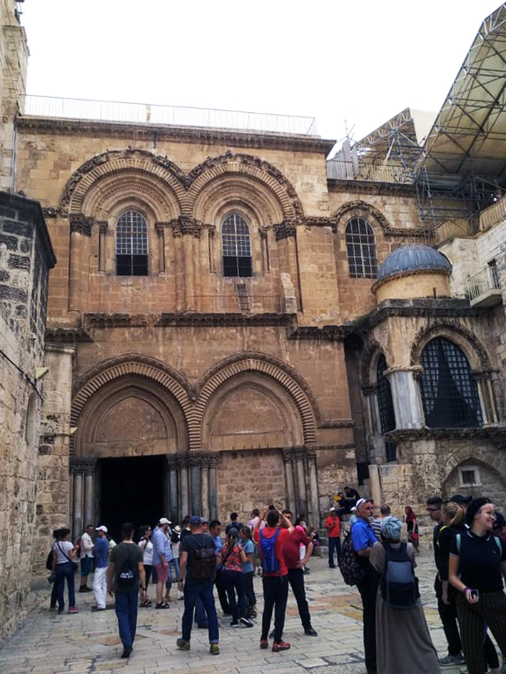 church of holy sepulchre - Jerusalem - entrance